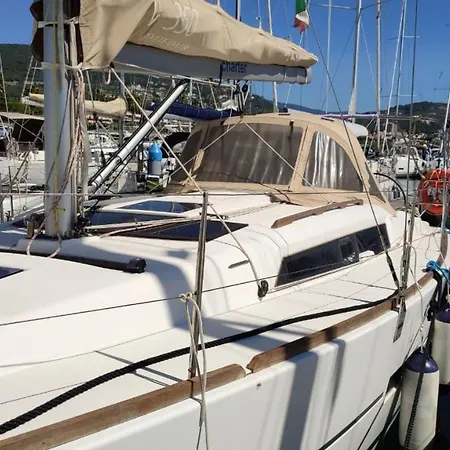 Fuga in barca a vela - Fuitina Botel Loano